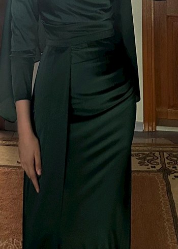 Uzun V Yakalı Drapeli Koyu Yeşil Kadın Elbise