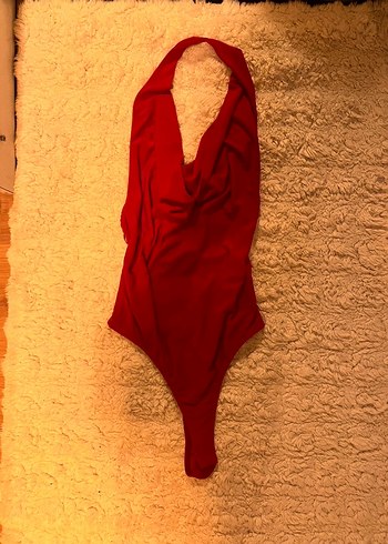 bershka kırmızı body