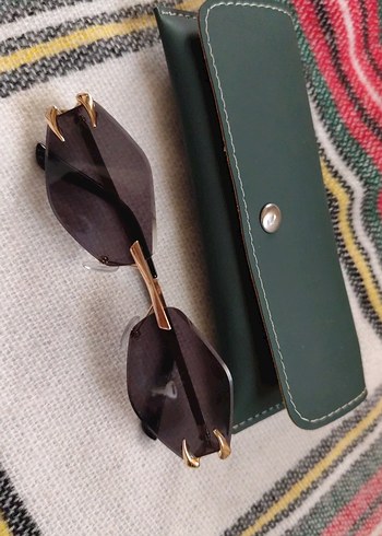 Kemer Detaylı Gri Kadın Güneş Gözlüğü - Görsel 6