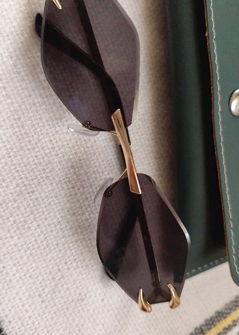 Kemer Detaylı Gri Kadın Güneş Gözlüğü - Görsel 5