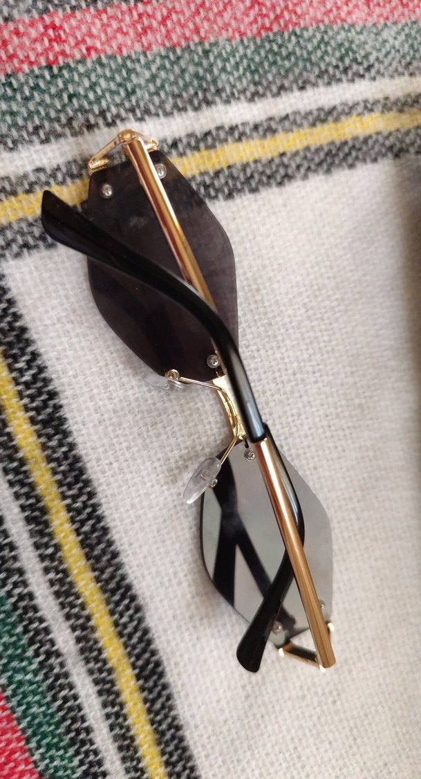 Kemer Detaylı Gri Kadın Güneş Gözlüğü - Görsel 4