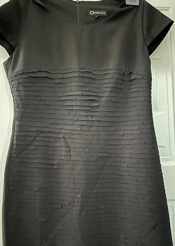 Siyah Pileli Midi Elbise, Kısa Kollu, V Yakalı - Görsel 4