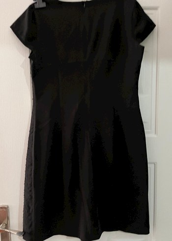 Siyah Pileli Midi Elbise, Kısa Kollu, V Yakalı - Görsel 3