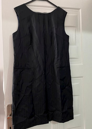 Siyah Midi Kolsuz V Yakalı Ofis Elbisesi - Görsel 2