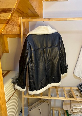 36 Beden Beyaz Kürklü Siyah Deri Biker Ceket