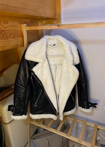 Sheinside Beyaz Kürklü Siyah Deri Biker Ceket