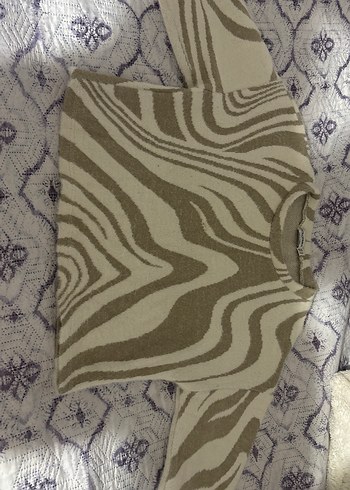 Uzun Kollu Zebra Desenli Kadın Kazak
