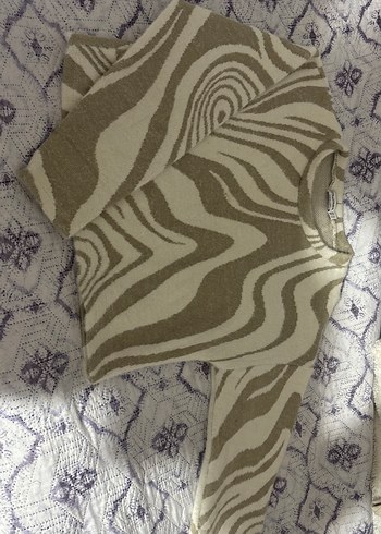 Stradivarius Uzun Kollu Zebra Desenli Kadın Kazak