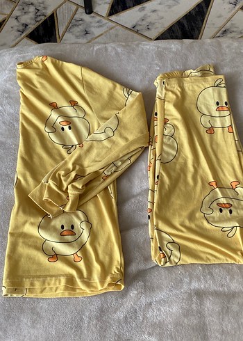 Sarı Baskılı Kadın Pijama Takımı