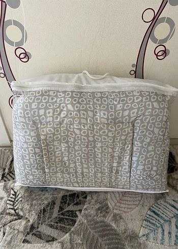 Gri Desenli Beyaz Bebek Yatağı ve Koruyucu Tül - Görsel 5