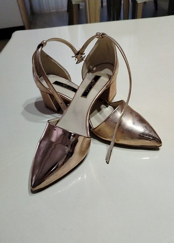40 Beden Bej Metal Tokalı Stiletto Topuklu Kadın Ayakkabı