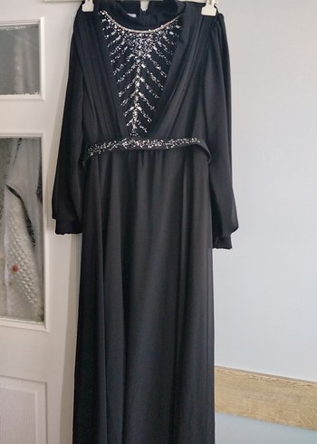 Uzun Siyah Gotik Nakışlı Kadın Elbise