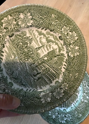  Beden İngiliz Royal Tudor Yeşil Desenli Seramik Tabak Seti