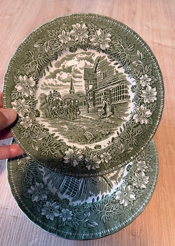 İngiliz Royal Tudor Yeşil Desenli Seramik Tabak Seti