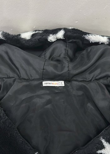 Yıldız Desenli Kapüşonlu Siyah Peluş Ceket - Görsel 2