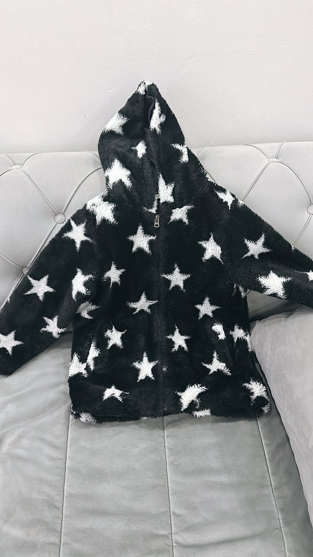 Yıldız Desenli Kapüşonlu Siyah Peluş Ceket - Görsel 3