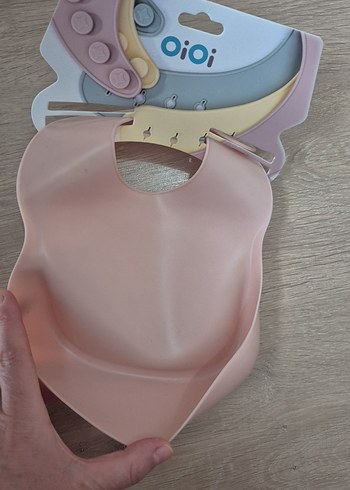 Oioi Marka SilikonPastel Pembe Bebek Mama Önlüğü - Görsel 3
