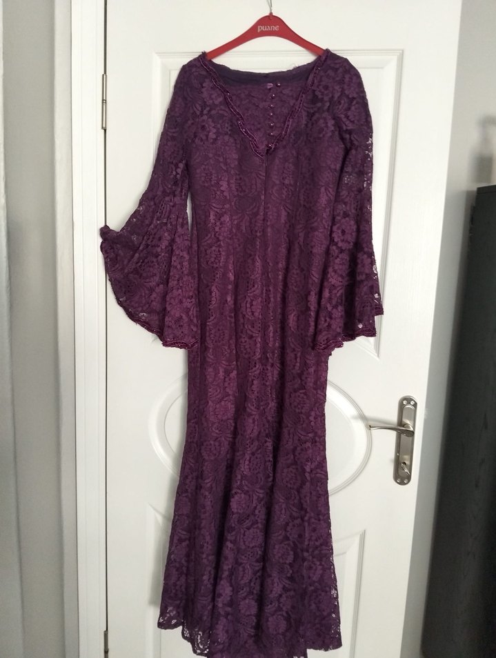 Uzun Kollu Mor Dantel Gösterişli Elbise - Görsel 2