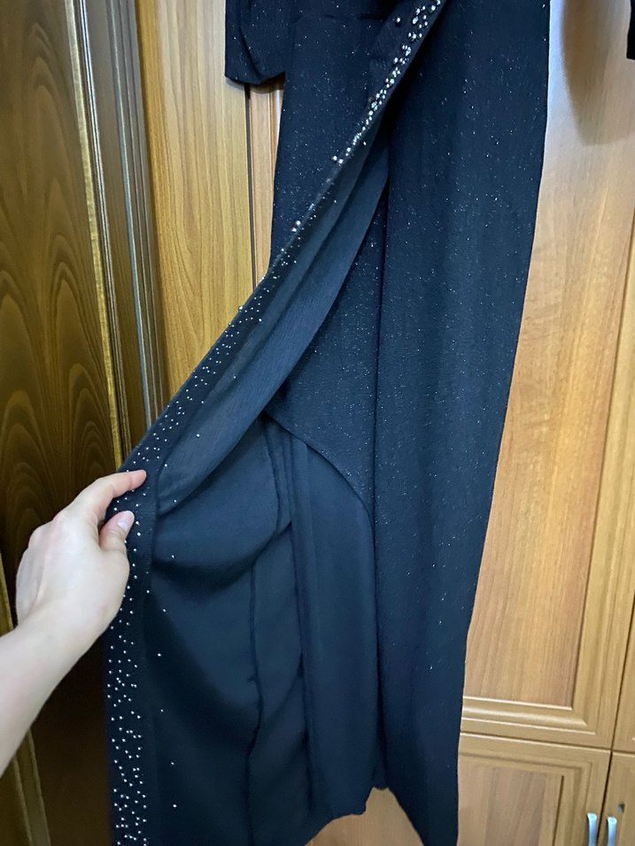 Uzun Siyah İşlemeli Kemerli Kadın Abiye Elbise - Görsel 2