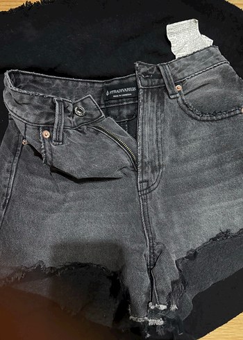 Grunge Tarzı Gri Mini Denim Şort