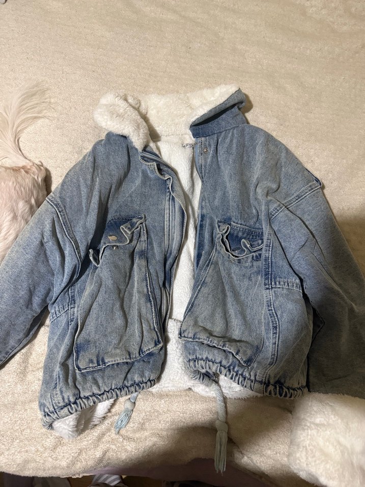 Peluş Detaylı Gri Kadın Kot Ceket - Görsel 2