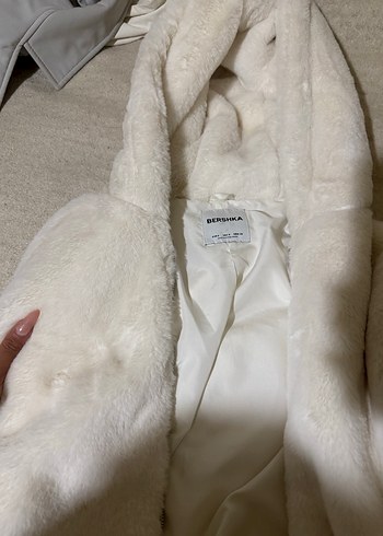 s Beden Kapüşonlu Beyaz Peluş Kadın Kışlık Ceket