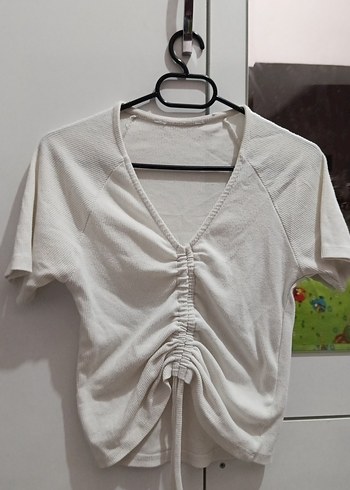 Beyaz V Yakalı Kısa Kollu  Bluz - Görsel 2