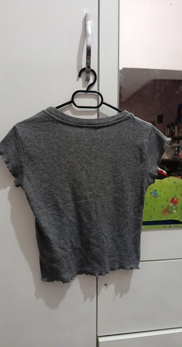 Gri Pamuklu Fırfırlı Tişört crop tarzı - Görsel 2
