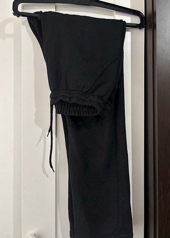 Kadın Siyah Rahat Kesim Midi Kumaş Pantolon - Görsel 2