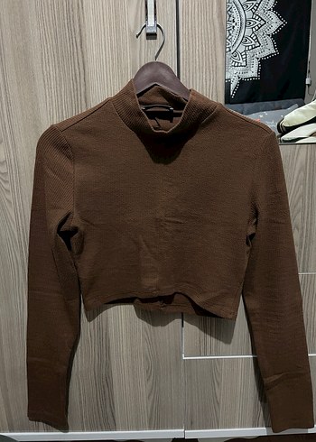 l Beden Bershka Kahverengi Boğazlı Fit Triko Kazak