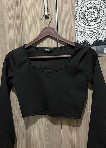 Siyah Uzun Kollu Crop Bluz