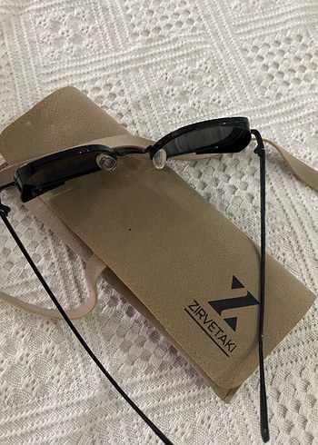 Siyah Kadın Sokak Stili Gözlüğü - Görsel 2