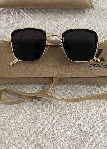 Altın Çerçeveli Gri Kadın Güneş Gözlüğü - Görsel 2