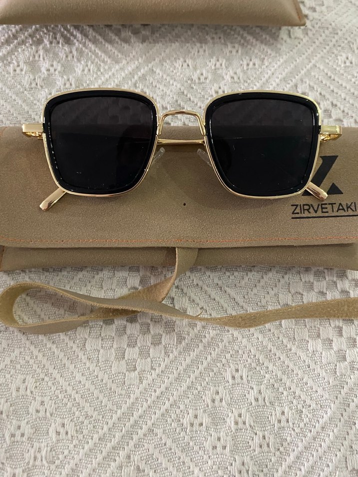 Altın Çerçeveli Gri Kadın Güneş Gözlüğü - Görsel 2