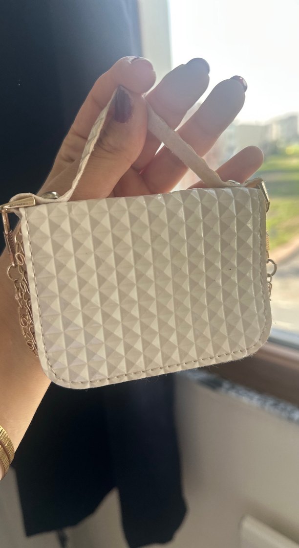 Beyaz Parlak Kemerli Kadın Çanta - Görsel 2