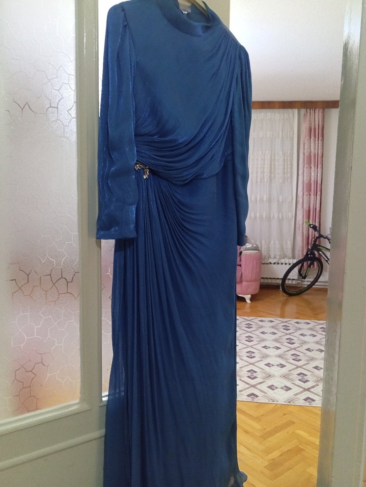 Mavi Uzun Kollu Drapeli tesettür abiye Elbise - Görsel 4