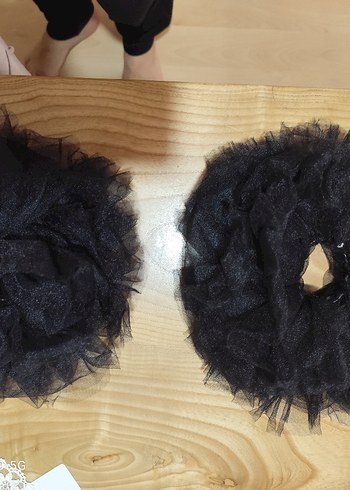 Siyah tütülü elbise - Görsel 2