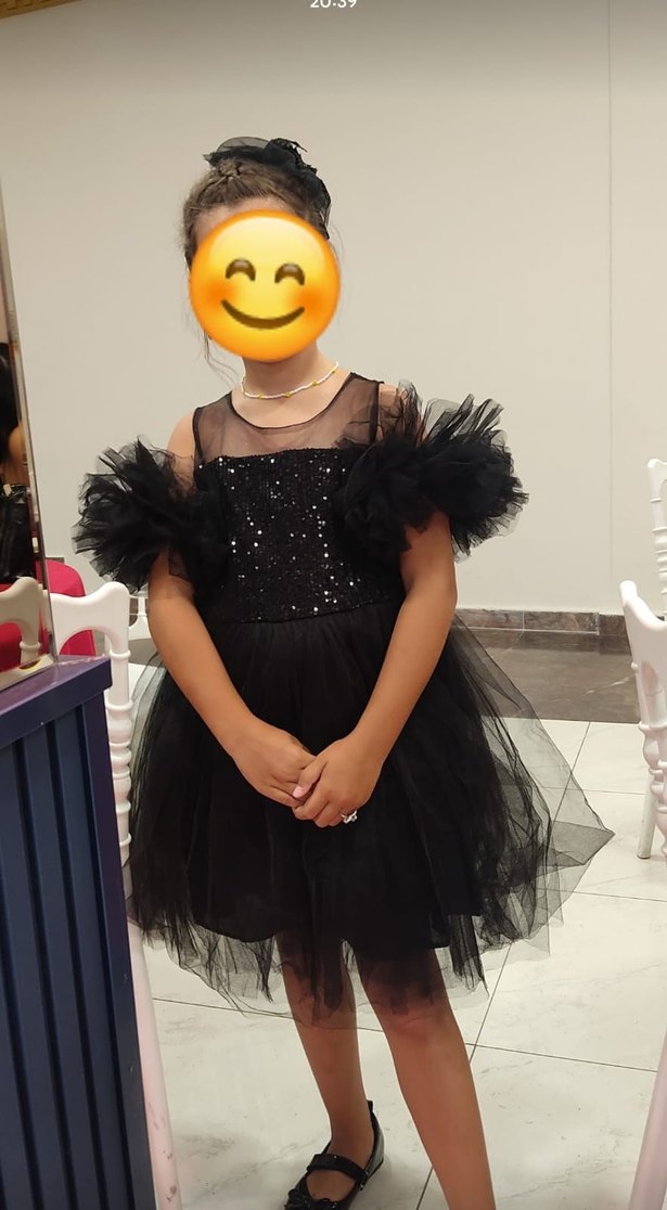 Siyah tütülü elbise - Görsel 5