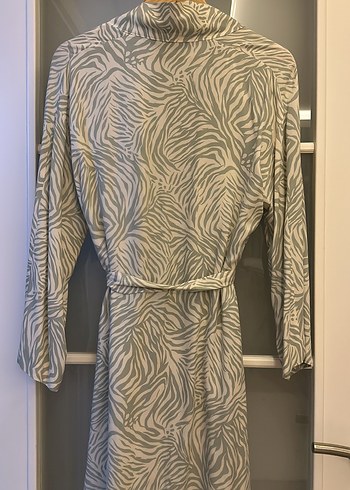LC Waikiki Yeşil Zebra Desenli kimono
