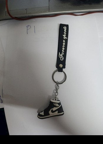 Nike Puskullu Siyah Spor Ayakkabi Anahtarlik