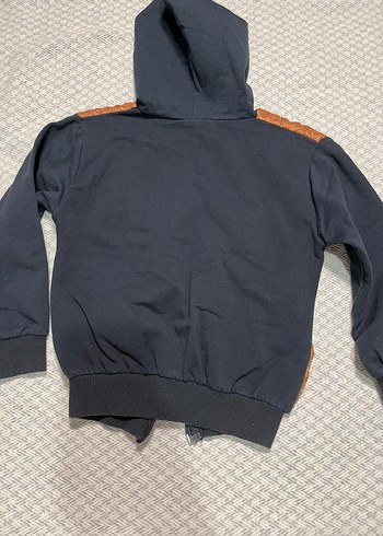 Kahverengi Kapüşonlu Erkek Çocuk Mont Sıcak Tutuyor - Görsel 7