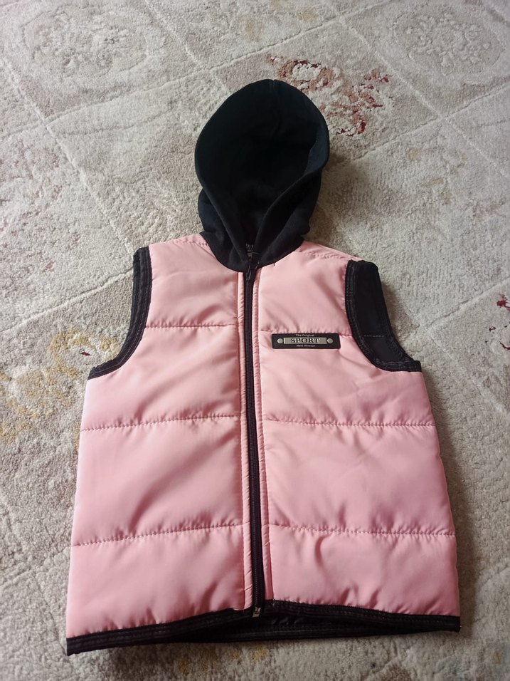 Kız Çocuk Fermuarlı Pembe Kapüşonlu Yelek
İstenilen Yaş Yazın. - Görsel 2