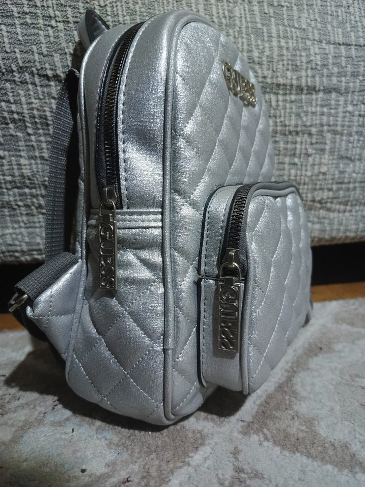 Gri Kadın Kapitone Sırt Çantası - GUESS - Görsel 2