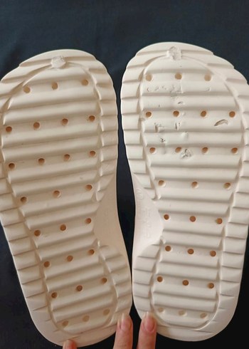 Düğmeli Beyaz Kadın Terlikler Nakışlı - Görsel 5