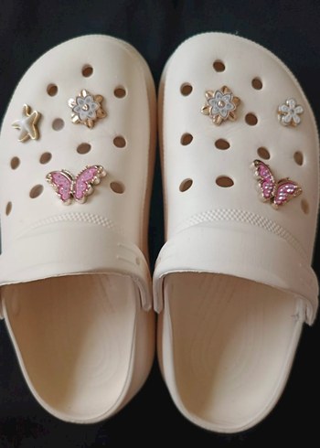 Düğmeli Beyaz Kadın Terlikler Nakışlı - Görsel 2