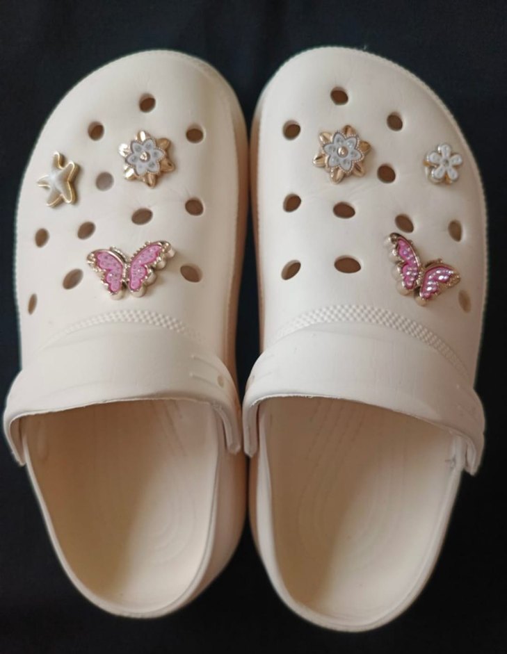 Düğmeli Beyaz Kadın Terlikler Nakışlı - Görsel 2