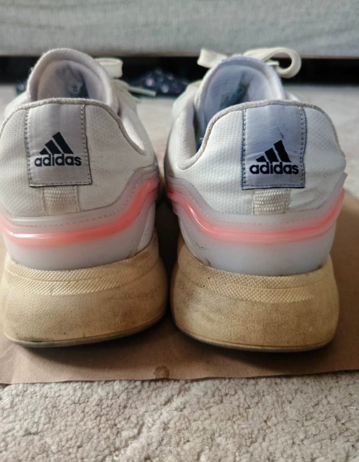 Gri Detaylı Beyaz Kadın Spor Ayakkabı - Görsel 3