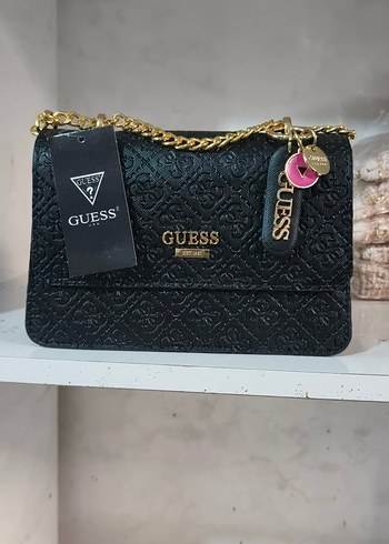 Guess Siyah Zincir Detaylı GUESS Kadın Çanta
