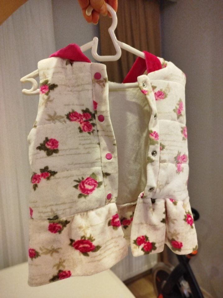 Kadife Kapüşonlu Yelek - Görsel 2