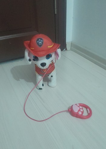 Kırmızı İtfaiyeci Kostümlü Oyuncak Köpek
